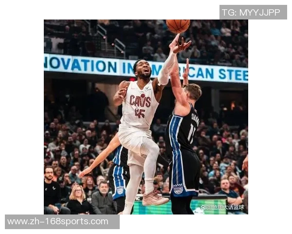 内外结合！米切尔与小莫布里上半场各自贡献12分5篮板2助攻表现出色